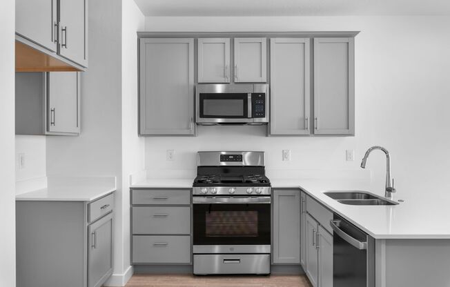 SIGN NOW FOR 6 WEEKS FREE - Brand New 3-bed, 3.5-bath Townhome