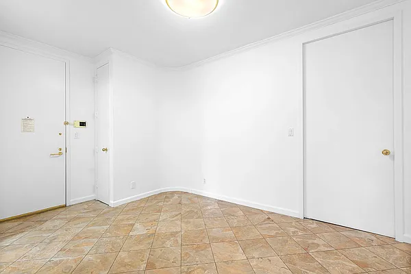 Studio, 1 bath, $7,700, Unit 25B