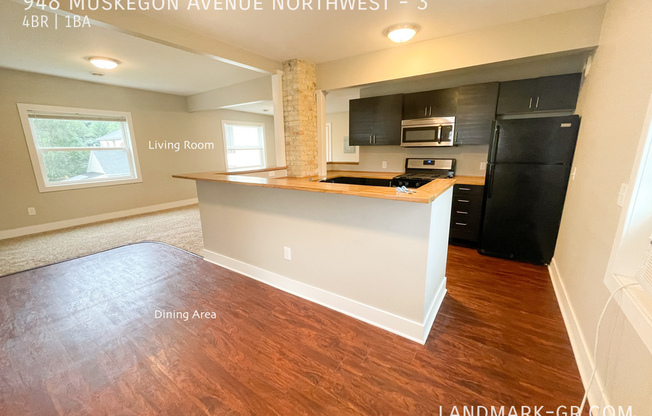 948 MUSKEGON AVE
