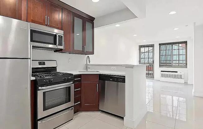 207 W 115 ST
