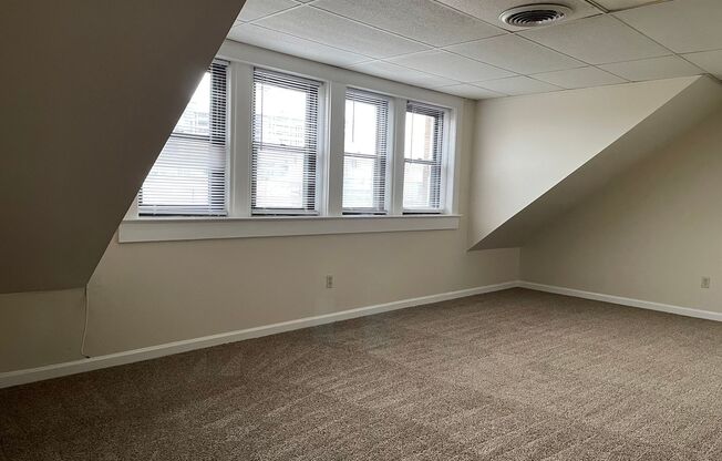 1 bed, 1 bath, 550 sqft, $850, Unit 501
