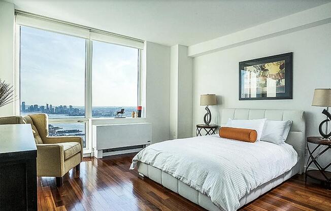 610 620 W 42 ST