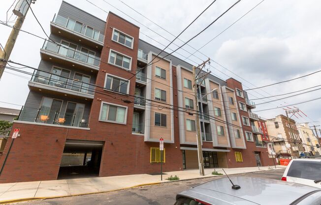 Studio, 1 bath, 575 sqft, $1,425, Unit Unit 407