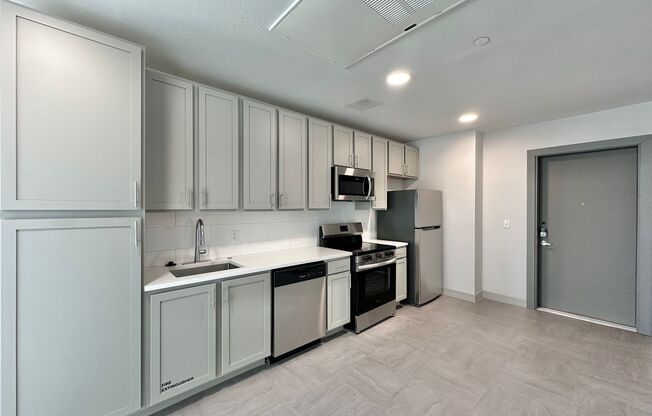 1 bed, 1 bath, 600 sqft, $1,950, Unit One Bedroom Penthouse