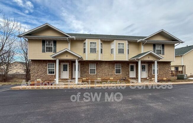 1820 W WALNUT LAWN ST