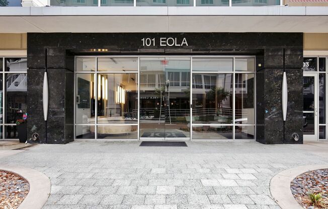 Modern 1/1 Condo in the Heart of Orlando – Stylish Urban Living at 101 Eola!
