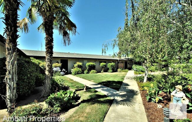 6346 N. Palm Ave