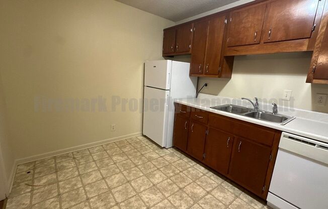 2 beds, 1 bath, 788 sqft, $850, Unit 4