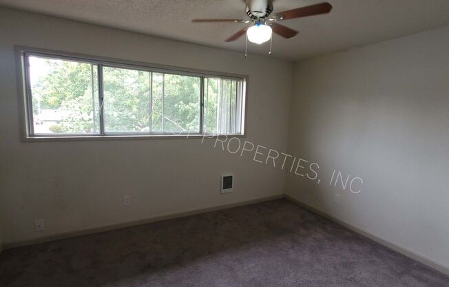 2 beds, 1.5 baths, 852 sqft, $1,450, Unit 013