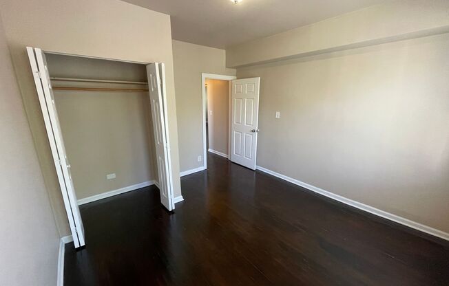 2 beds, 1 bath, $1,400, Unit 2648 # 5