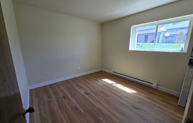 1 bed, 1 bath, 650 sqft, $1,100, Unit 102