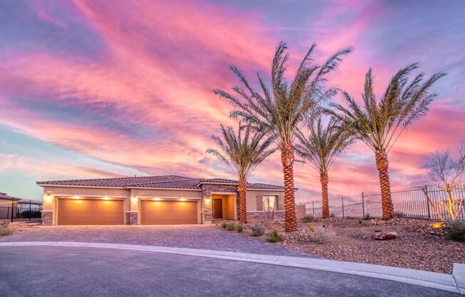 ENJOY LUXURY & PARADISE ALL-IN-ONE IN THIS SPECTACULAR SINGLE-STORY HOME!