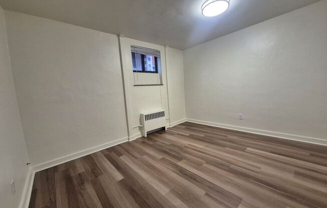 1 bed, 1 bath, 450 sqft, $1,299, Unit 5326 Fifth Ave. #05