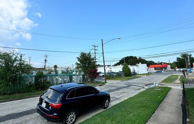 2 bed townhouse! Central Air, laundry. Great location.