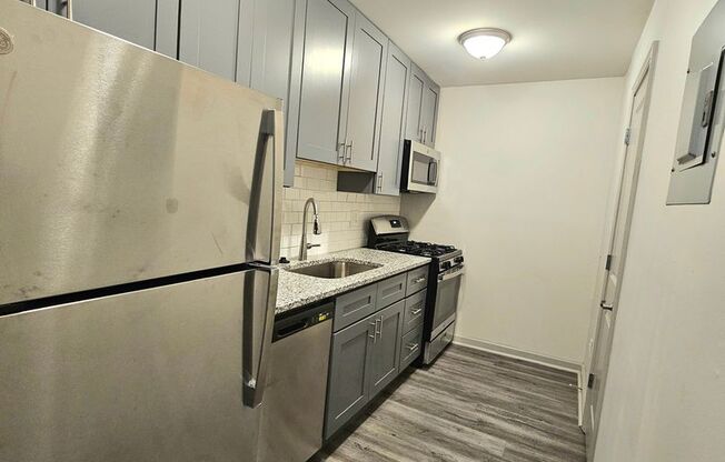 1 bed, 1 bath, 750 sqft, $1,400, Unit A04