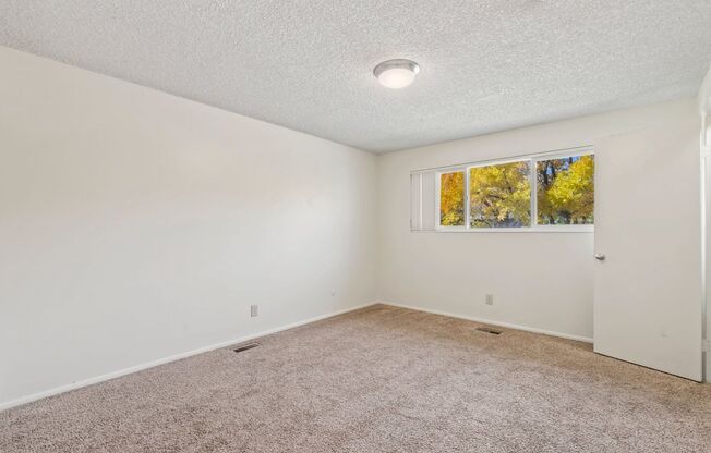 2 beds, 1.5 baths, 1,050 sqft, $1,185, Unit 79