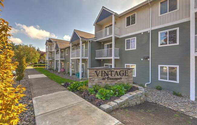 Welcome to VINTAGE AT VANCOUVER: Premier Senior Apartments in Vancouver, WA
