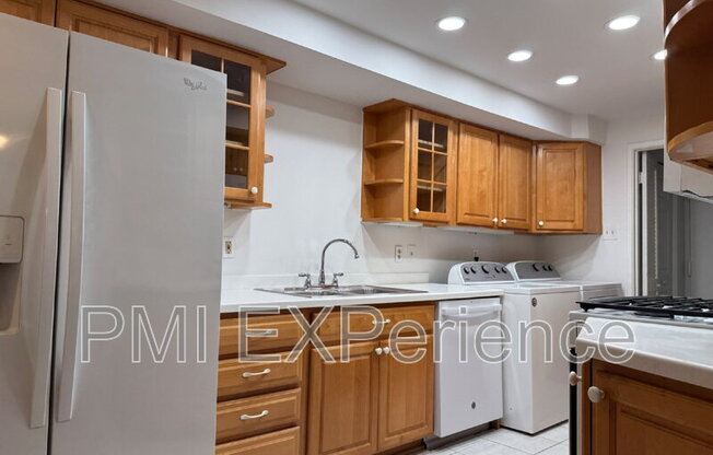 10246 PRINCE PL