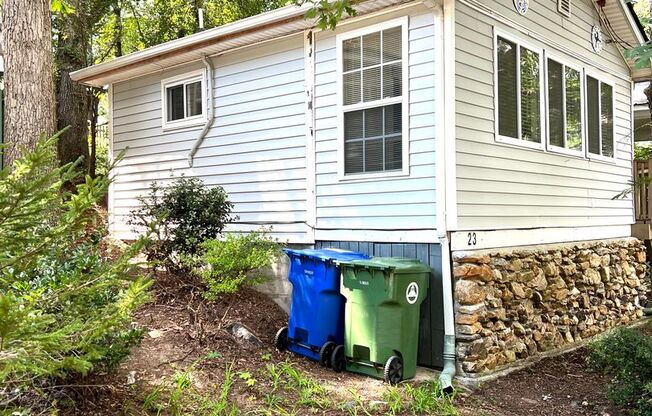 1 Bedroom cottage, great Asheville location!