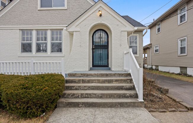 HYDE PARK - Adorable 3+ bed bungalow 2.5 baths