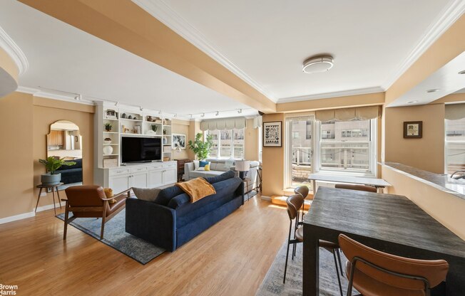 100 W 57 ST