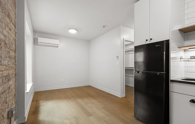 Studio, 1 bath, 245 sqft, $1,500, Unit 310