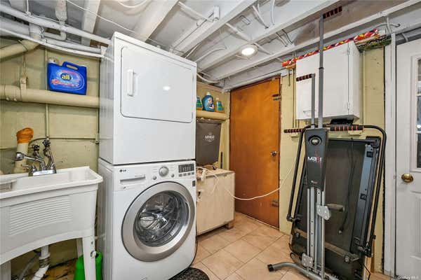 2 beds, 2 baths, $3,100