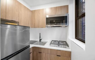 453 W 48 ST