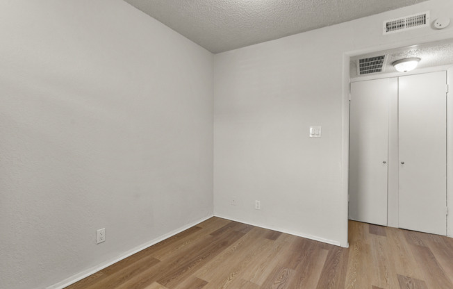 1 bed, 1 bath, 570 sqft, $775, Unit 73-128