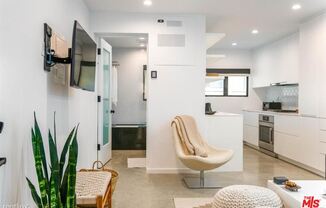 14 Brooks Ave Apt 2