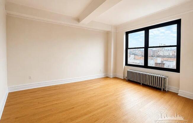 2 beds, 1 bath, $8,200, Unit 14K