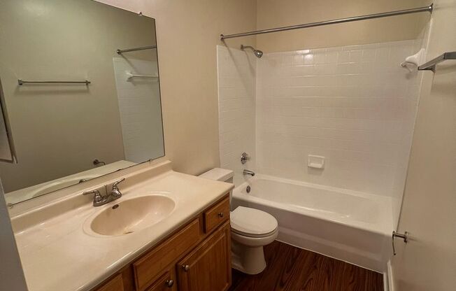 1 bed, 1 bath, 779 sqft, $1,725, Unit 1015 C #2C
