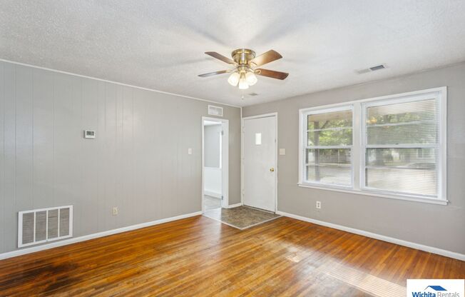 3 Bedroom 1 bathroom House