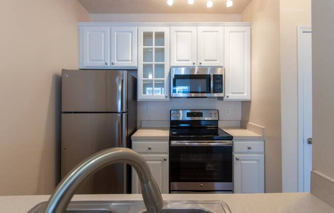 This is a photo of the kitchen in the 563 square foot, 1 bedroom, 1 bath Catamaran floor plan at Nantucket Apartments in Loveland, OH.