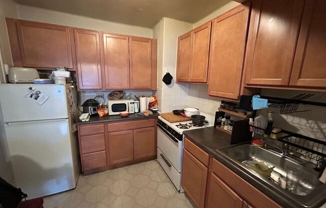 1 bed, 1 bath, $975, Unit 64