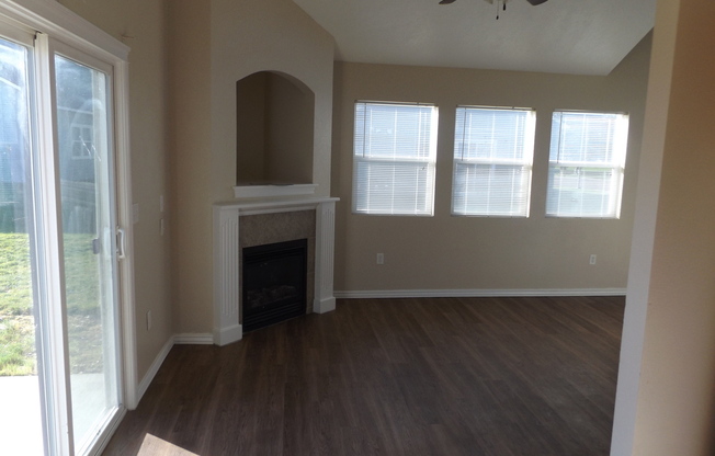 2 beds, 2 baths, $1,400