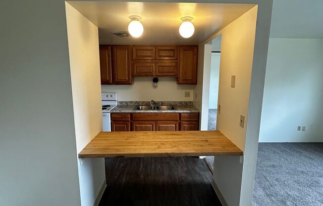 320 Whitestown