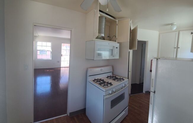 1 bed, 1 bath, 400 sqft, $1,995