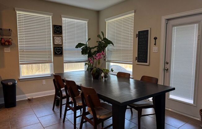 Welcome home to 517 Whittmen Ave!