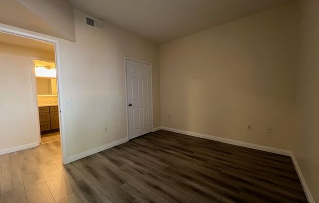 2 beds, 2 baths, $1,400