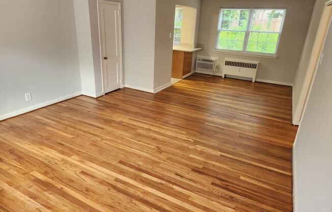 2 beds, 1 bath, 897 sqft, $2,335, Unit E-03