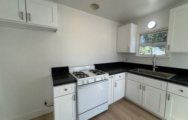 Updated Stand-Alone 2-Bedroom House in Old Town Lompoc