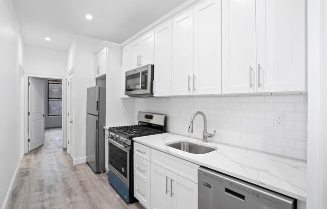 528 W 150 ST