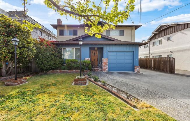 1216 Regent St. #D - 2 bedroom | 1.5 bath | Townhouse style apartment