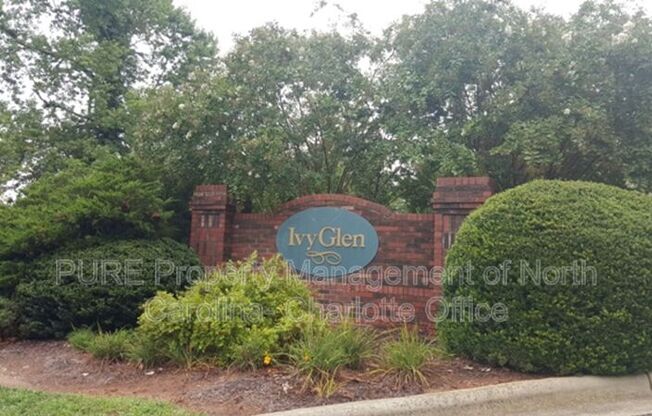 711 IVY GLN DR
