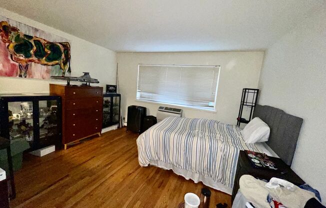 Studio, 1 bath, 390 sqft, $1,375, Unit 521-407