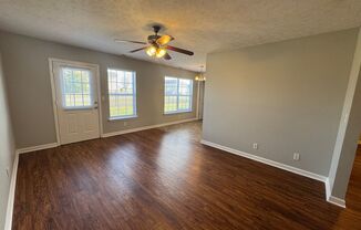 2 beds, 1 bath, 730 sqft, $775, Unit B10