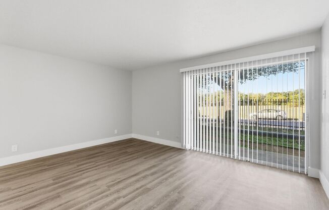 1 bed, 1 bath, 658 sqft, $1,345, Unit 180
