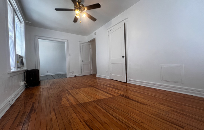 Studio, 1 bath, 450 sqft, $945, Unit 414