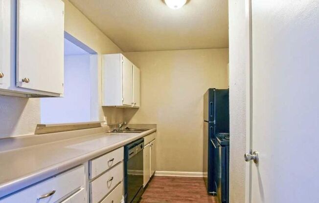 2 beds, 1 bath, 731 sqft, $840, Unit A3